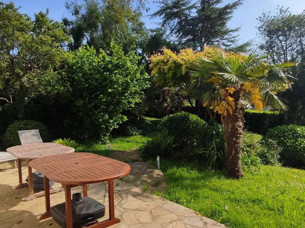 Vakantiehuis Grande Maison Familiale A Tregastel Avec Jardin Clos, Terrasse Et Wifi - Fr-1-368-393